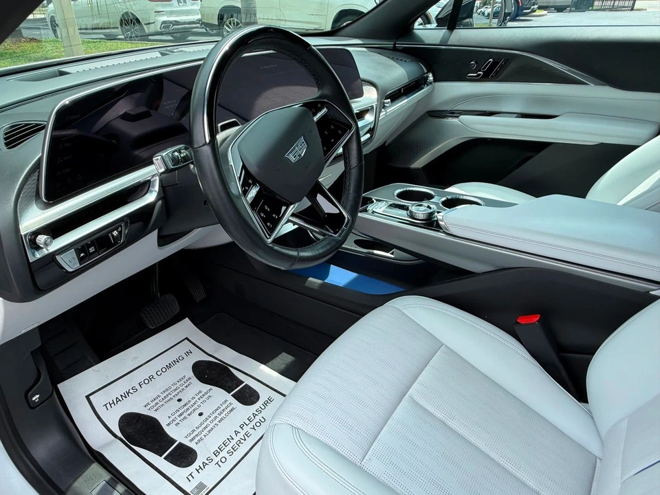 2024 Cadillac Lyriq - Image 8 of 12