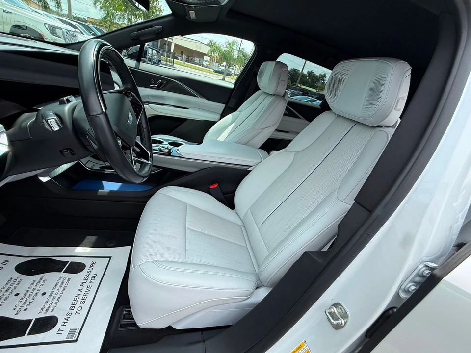 2024 Cadillac Lyriq - Image 4 of 12