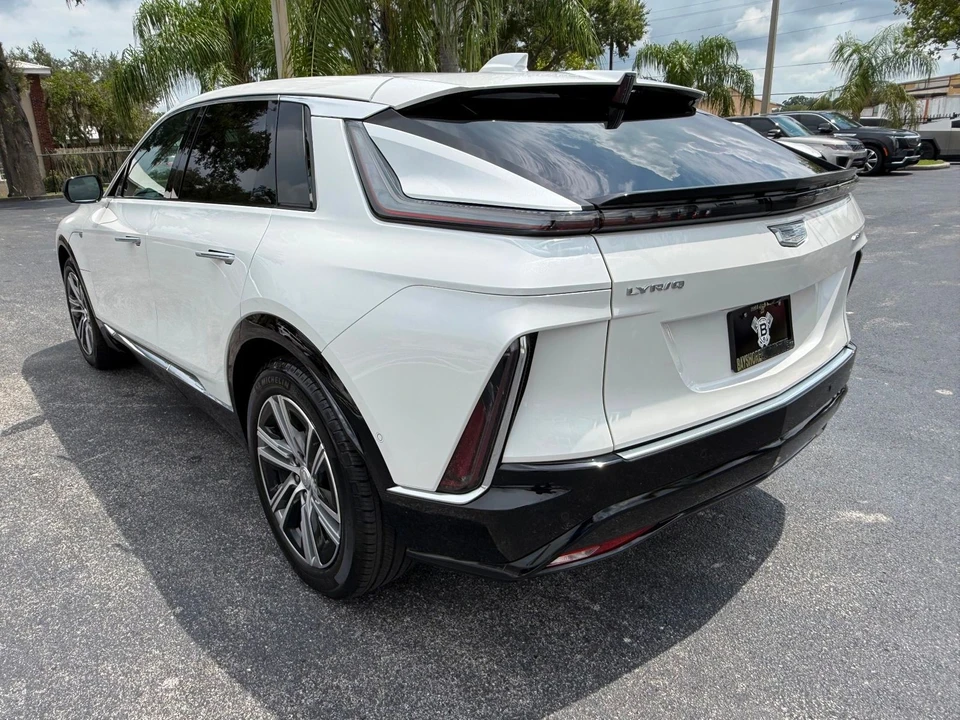 2024 Cadillac Lyriq - Image 3 of 12