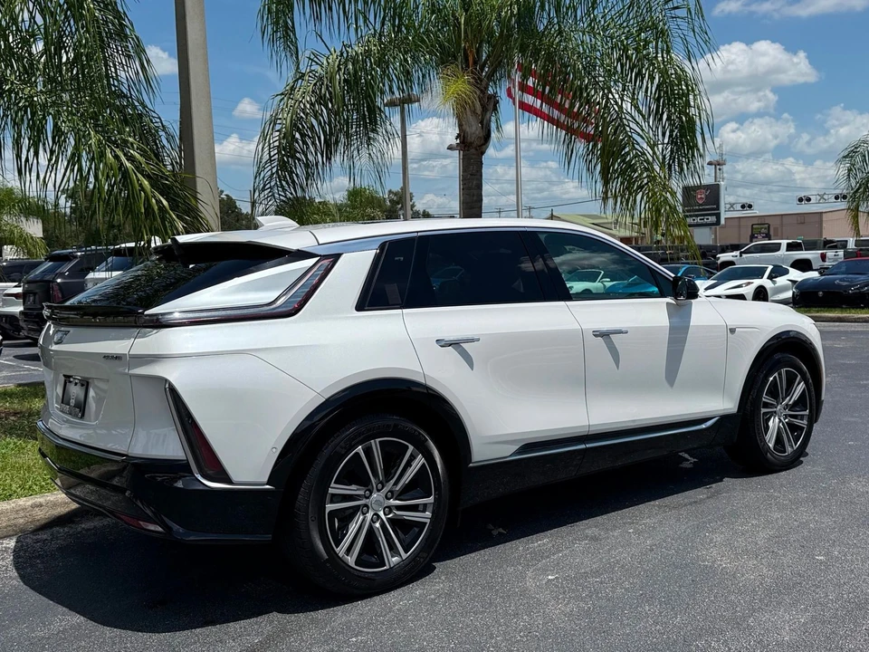 2024 Cadillac Lyriq - Image 3 of 12