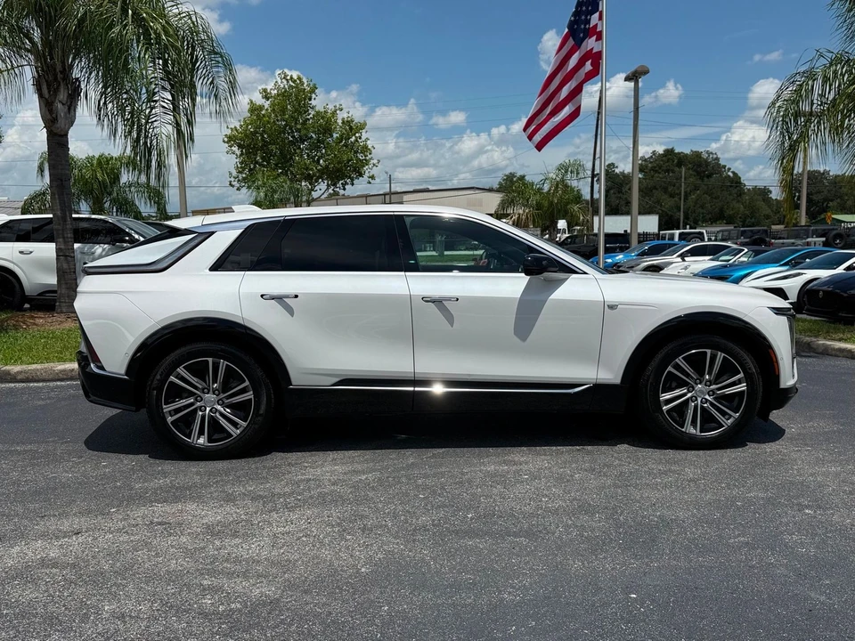 2024 Cadillac Lyriq - Image 12 of 12