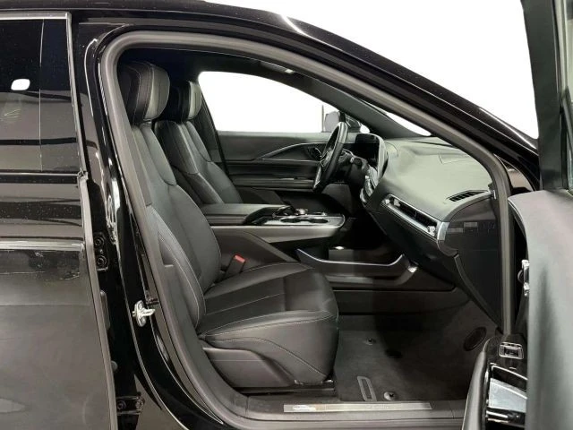 2024 Cadillac Lyriq - Image 12 of 12