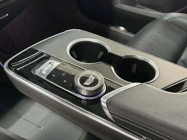 2024 Cadillac Lyriq - Image 17 of 21