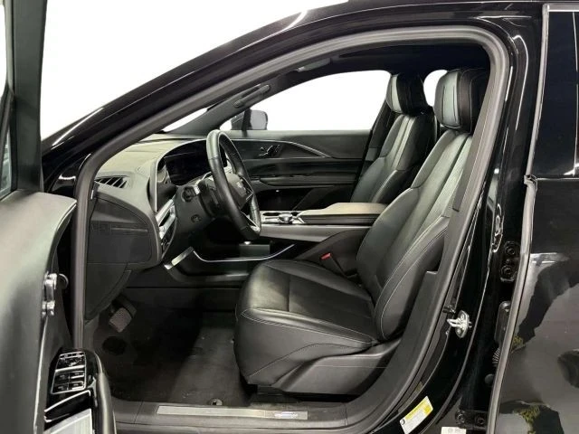 2024 Cadillac Lyriq - Image 11 of 12