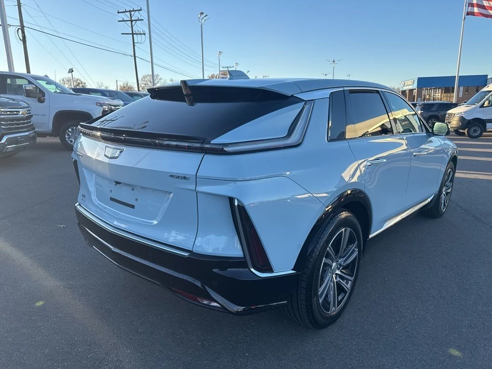 2024 Cadillac Lyriq - Image 5 of 12