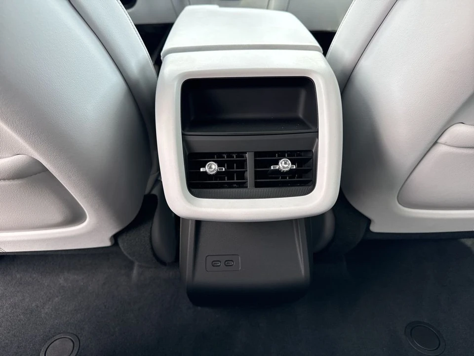 2024 Cadillac Lyriq - Image 13 of 21