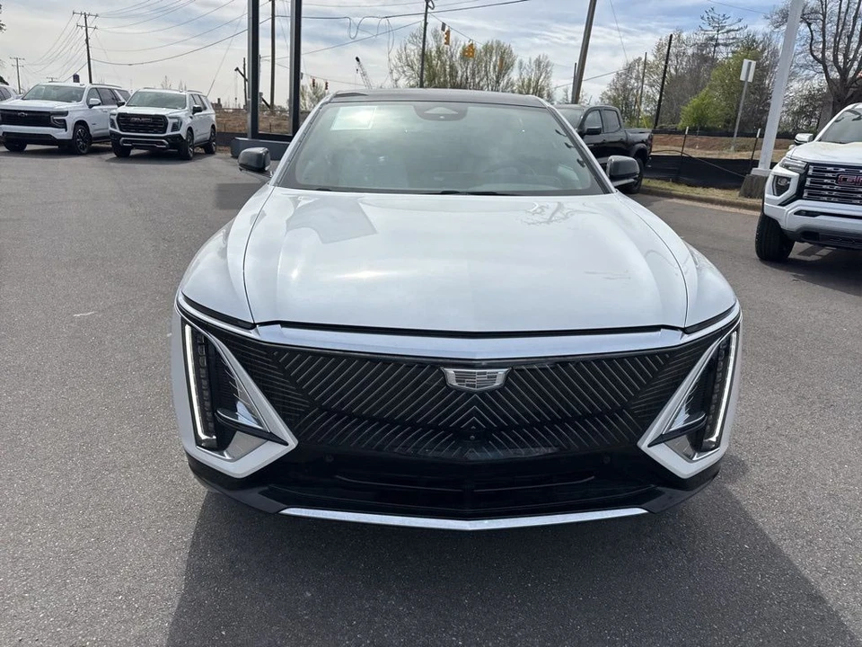 2024 Cadillac Lyriq - Image 8 of 21