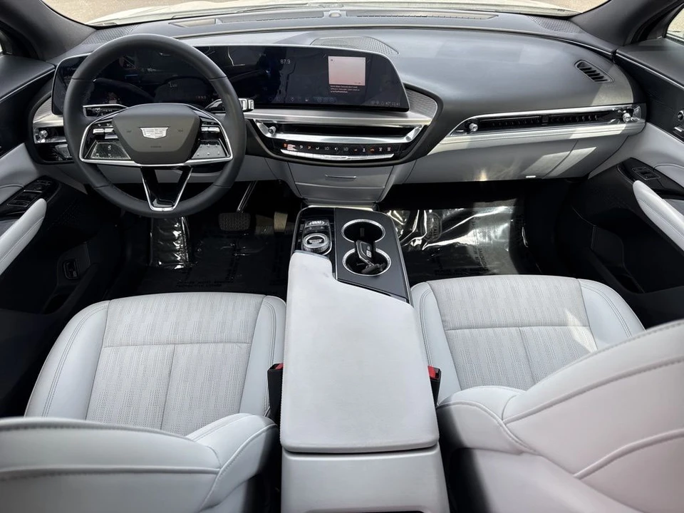 2024 Cadillac Lyriq - Image 14 of 21