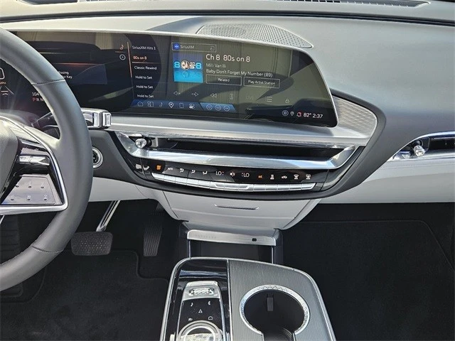 2024 Cadillac Lyriq - Image 16 of 21