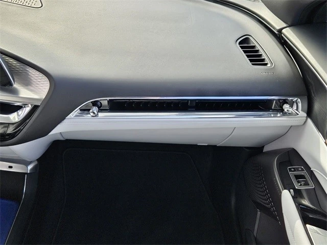 2024 Cadillac Lyriq - Image 19 of 21