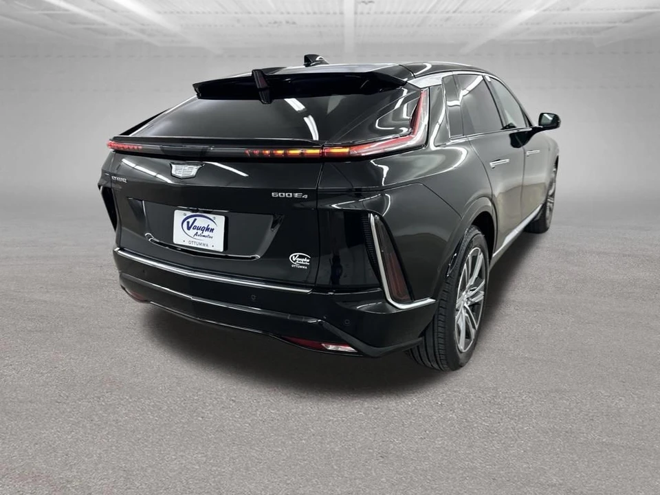 2024 Cadillac Lyriq - Image 11 of 31