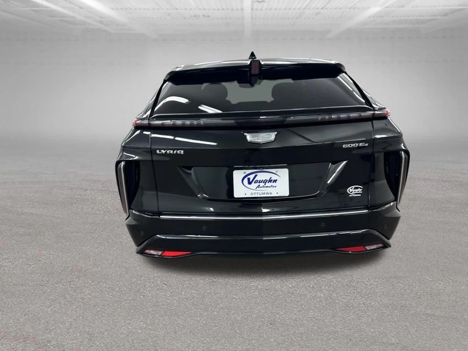 2024 Cadillac Lyriq - Image 9 of 31