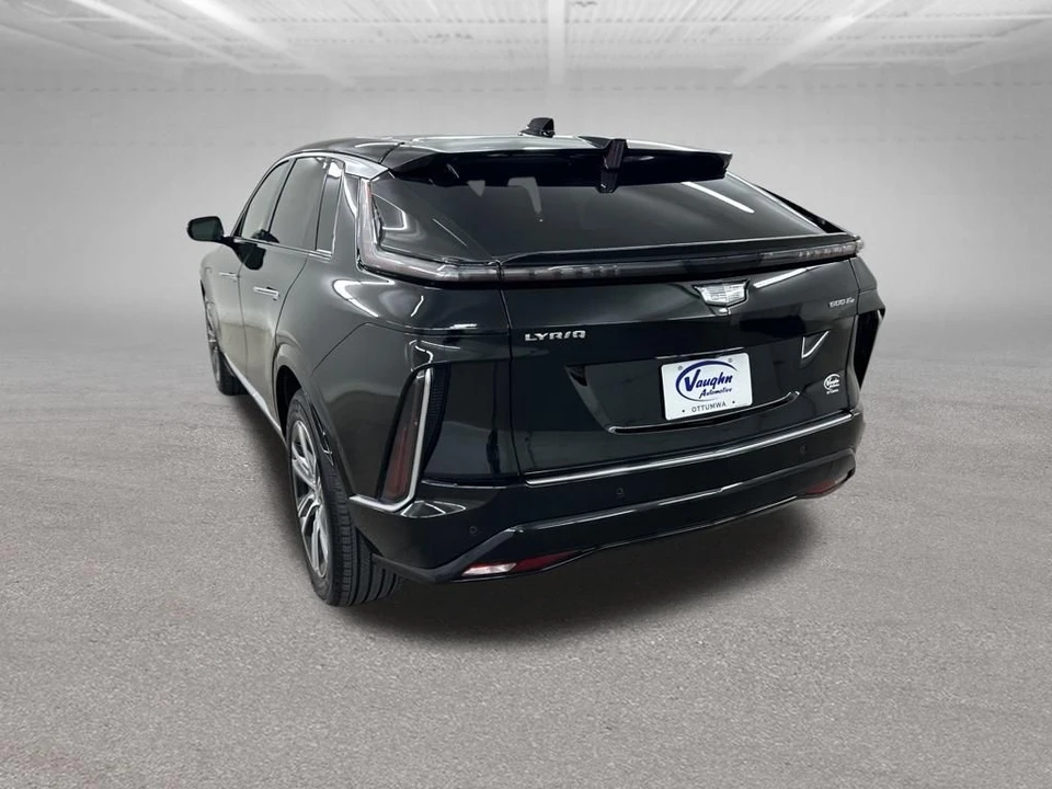 2024 Cadillac Lyriq - Image 8 of 31