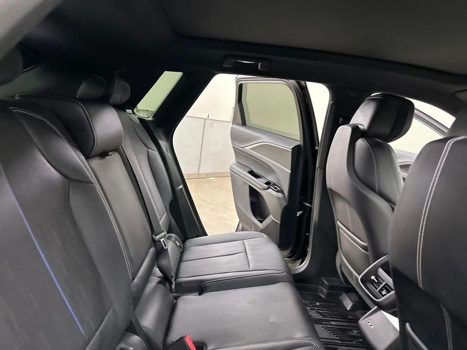 2024 Cadillac Lyriq - Image 26 of 31