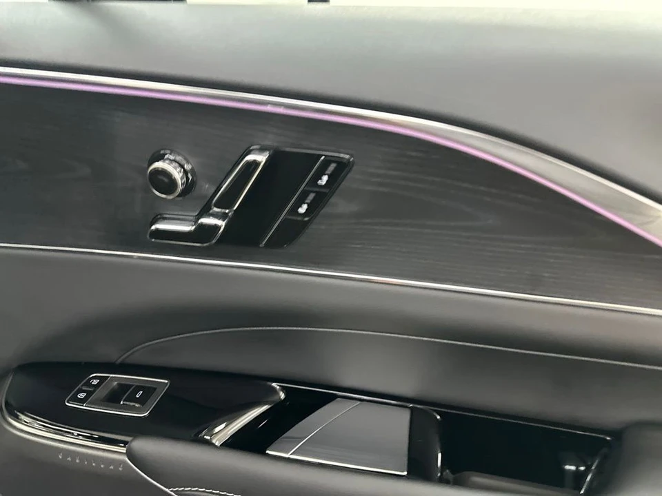 2024 Cadillac Lyriq - Image 20 of 31