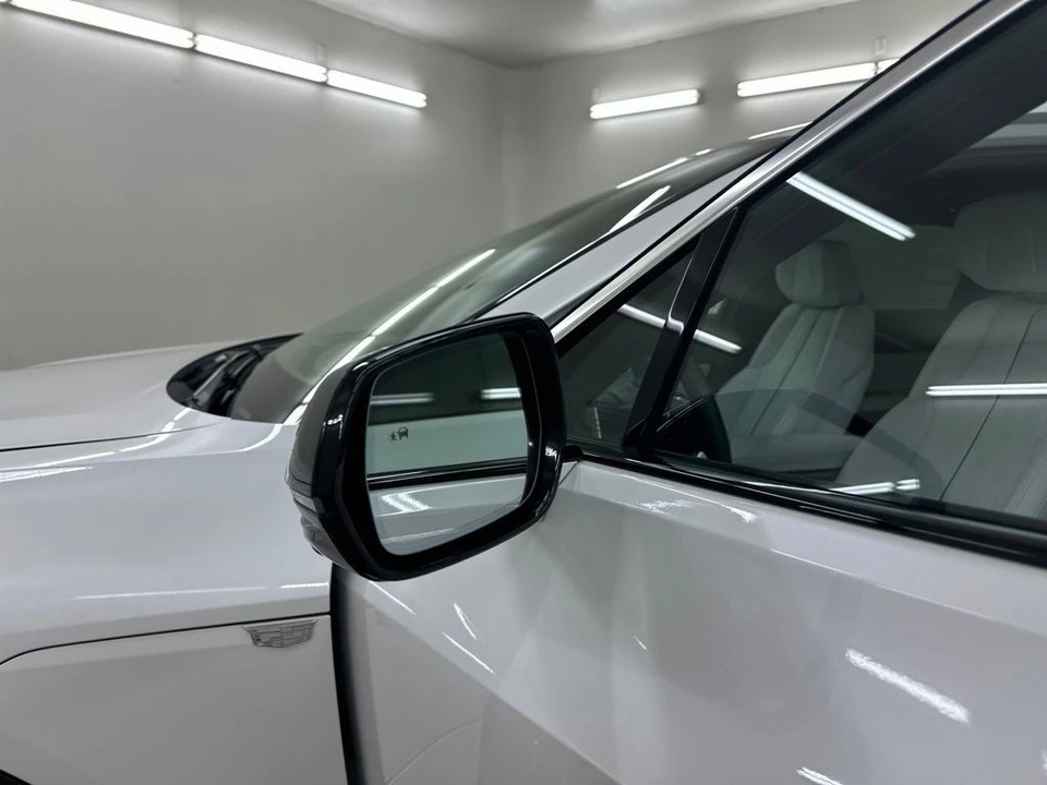 2024 Cadillac Lyriq - Image 15 of 31