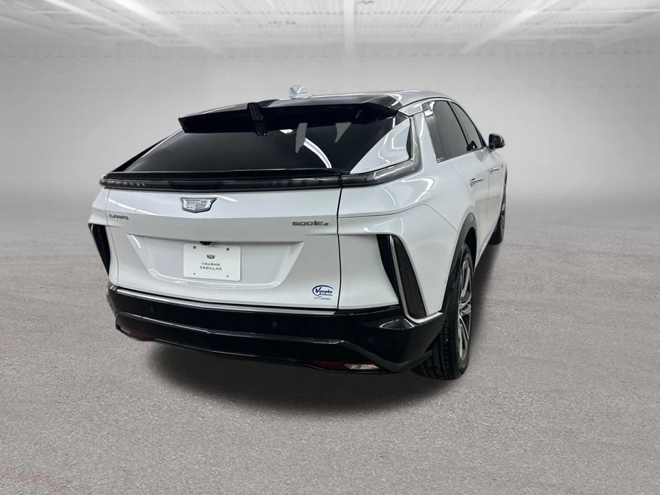 2024 Cadillac Lyriq - Image 10 of 31