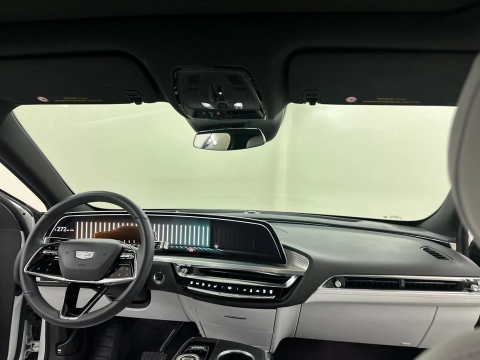 2024 Cadillac Lyriq - Image 21 of 31