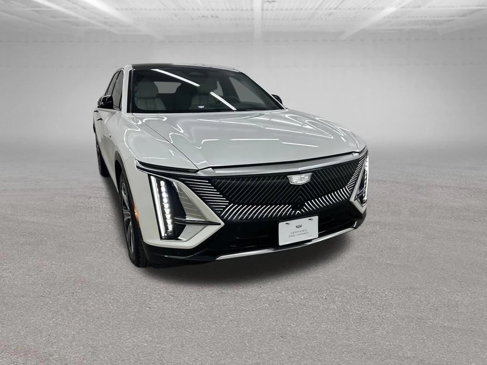 2024 Cadillac Lyriq - Image 2 of 31
