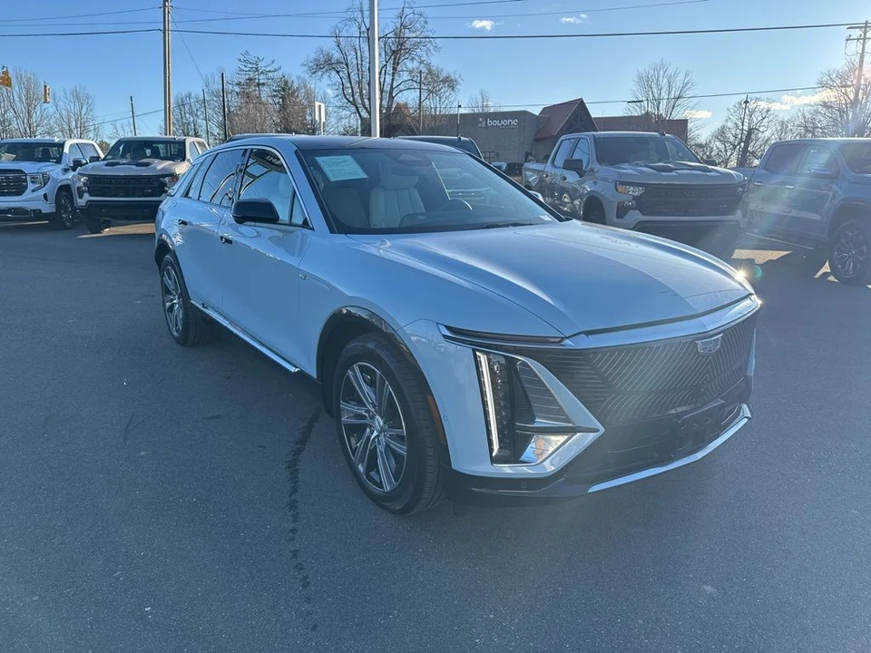 2024 Cadillac Lyriq - Image 7 of 12