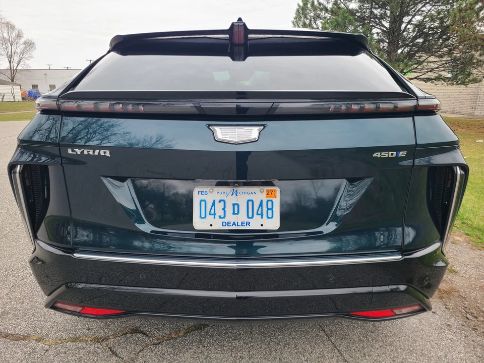 2024 Cadillac Lyriq - Image 4 of 21