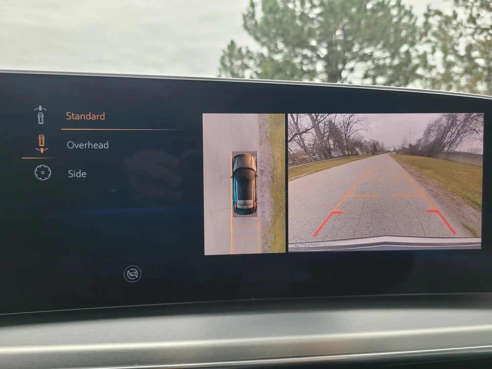 2024 Cadillac Lyriq - Image 19 of 21
