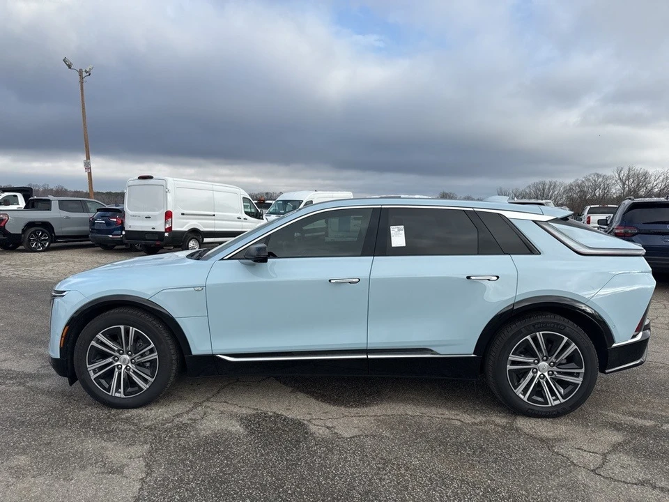 2024 Cadillac Lyriq - Image 2 of 6
