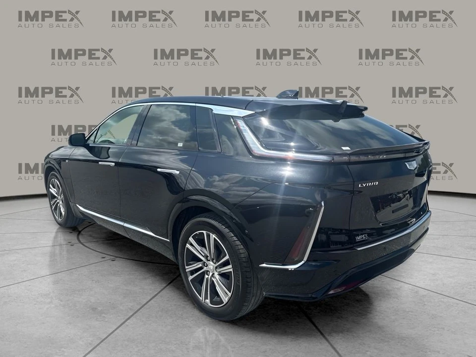 2024 Cadillac Lyriq - Image 2 of 25