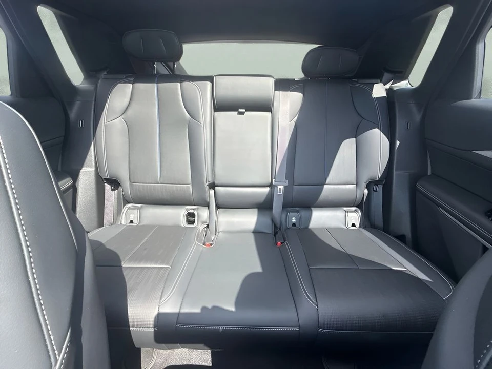 2024 Cadillac Lyriq - Image 7 of 25