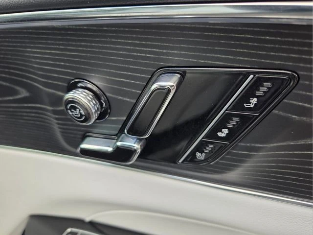 2024 Cadillac Lyriq - Image 23 of 31