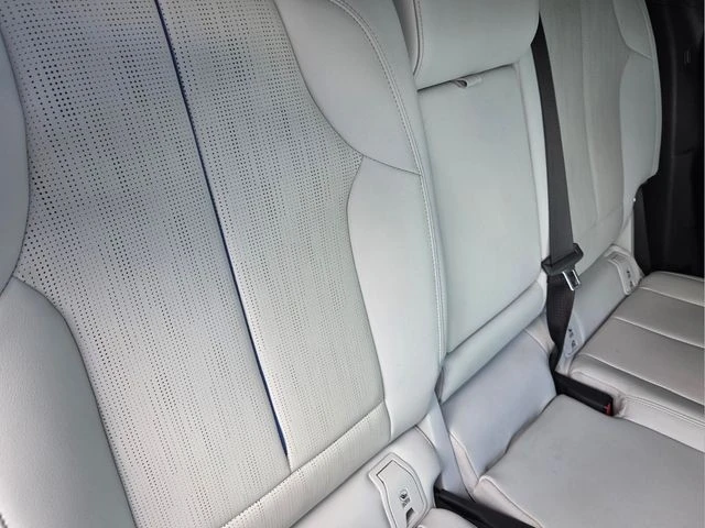 2024 Cadillac Lyriq - Image 21 of 31