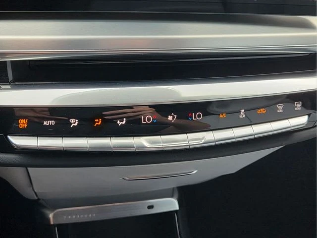 2024 Cadillac Lyriq - Image 27 of 31
