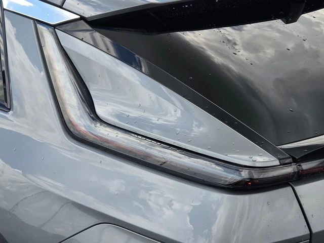 2024 Cadillac Lyriq - Image 11 of 31