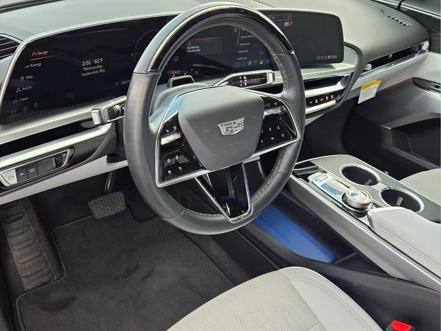 2024 Cadillac Lyriq - Image 14 of 31