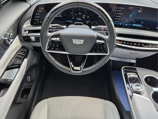 2024 Cadillac Lyriq - Image 18 of 31