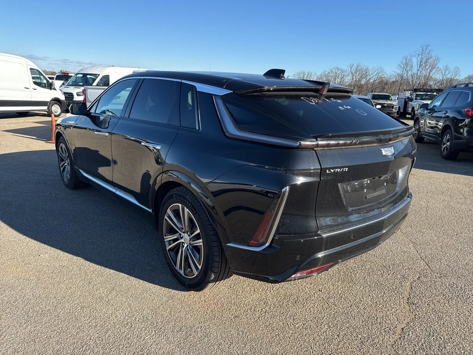 2024 Cadillac Lyriq - Image 2 of 7