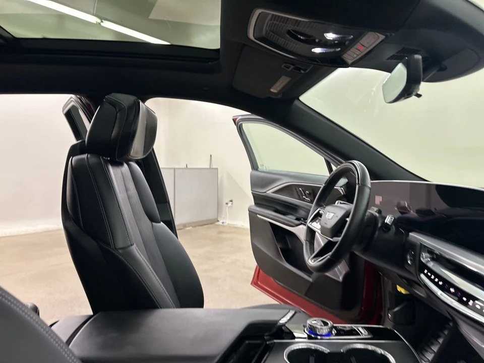 2024 Cadillac Lyriq - Image 19 of 21