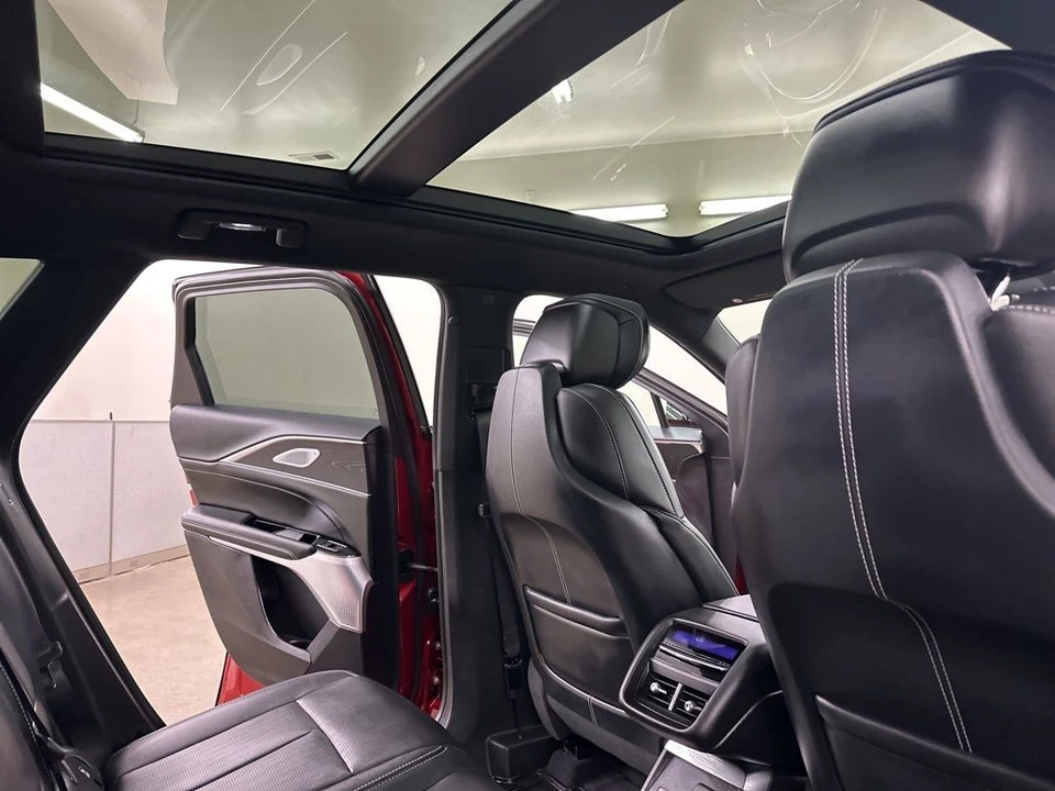 2024 Cadillac Lyriq - Image 20 of 21
