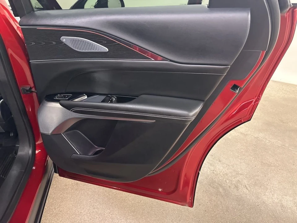 2024 Cadillac Lyriq - Image 21 of 21