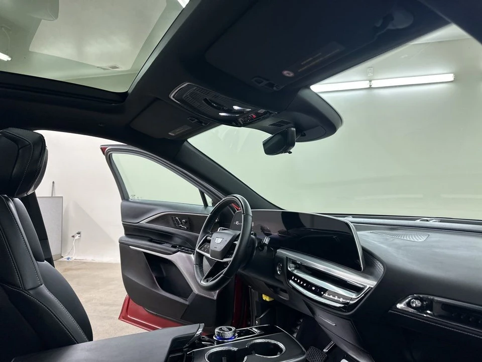 2024 Cadillac Lyriq - Image 16 of 21