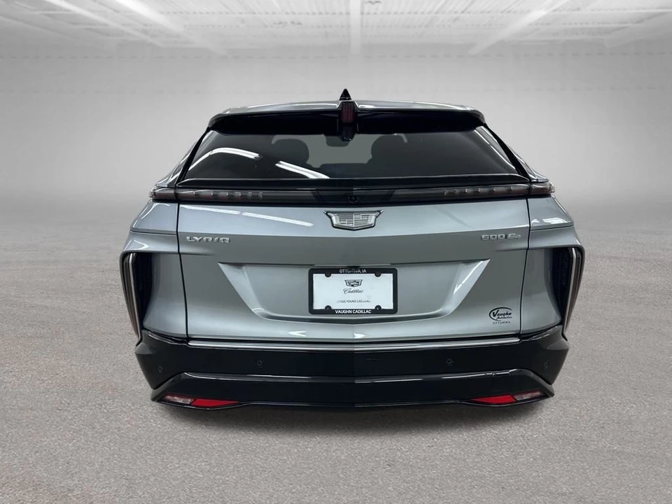 2024 Cadillac Lyriq - Image 9 of 12