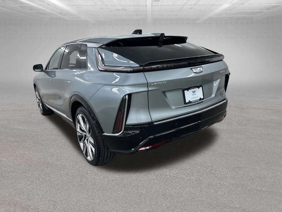 2024 Cadillac Lyriq - Image 8 of 12
