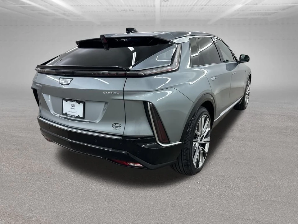 2024 Cadillac Lyriq - Image 11 of 12