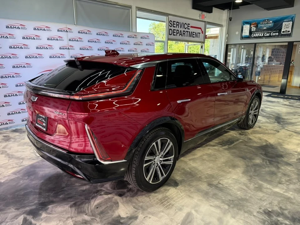 2024 Cadillac Lyriq - Image 9 of 31