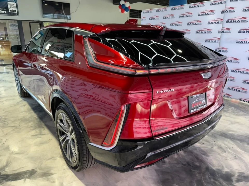 2024 Cadillac Lyriq - Image 12 of 31