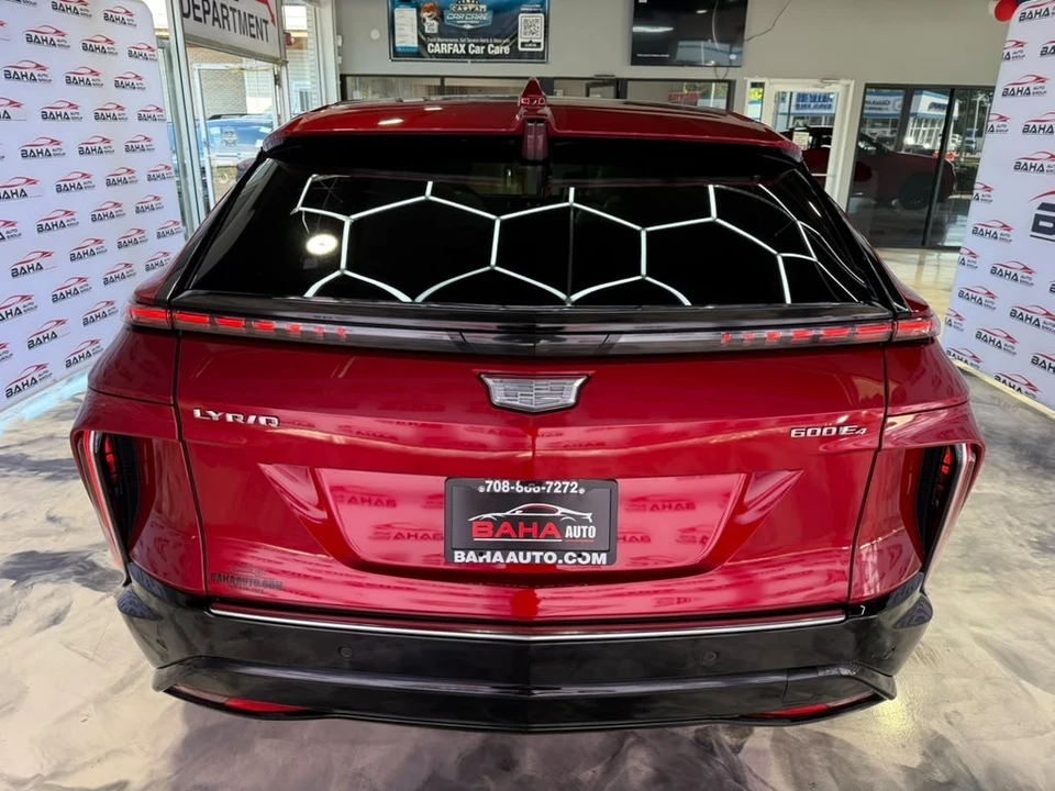2024 Cadillac Lyriq - Image 11 of 31
