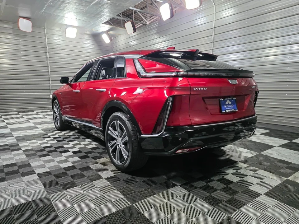 2024 Cadillac Lyriq - Image 7 of 12