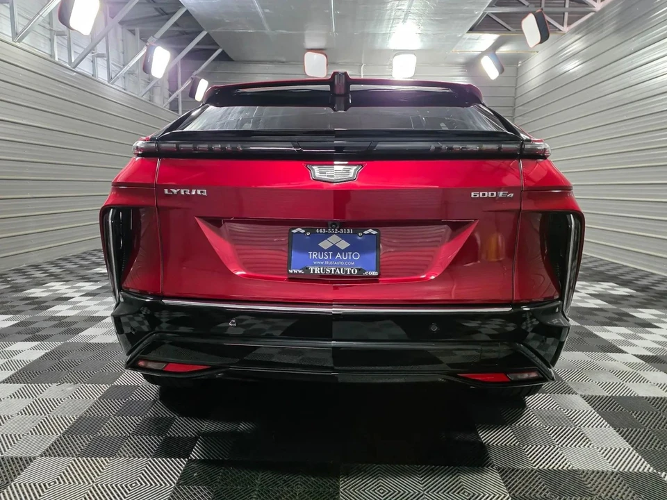 2024 Cadillac Lyriq - Image 6 of 12
