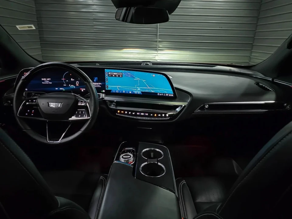 2024 Cadillac Lyriq - Image 11 of 12