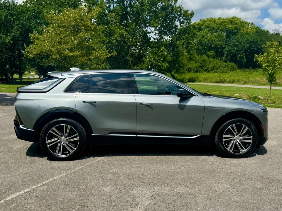 2024 Cadillac Lyriq - Image 7 of 12